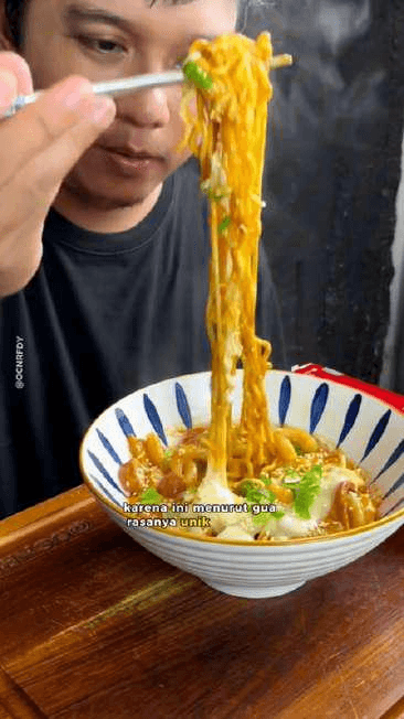 Nico Rafdy dengan makanan